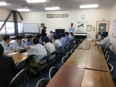 監理団体役職員(通訳含む)が定期訪問(監査)